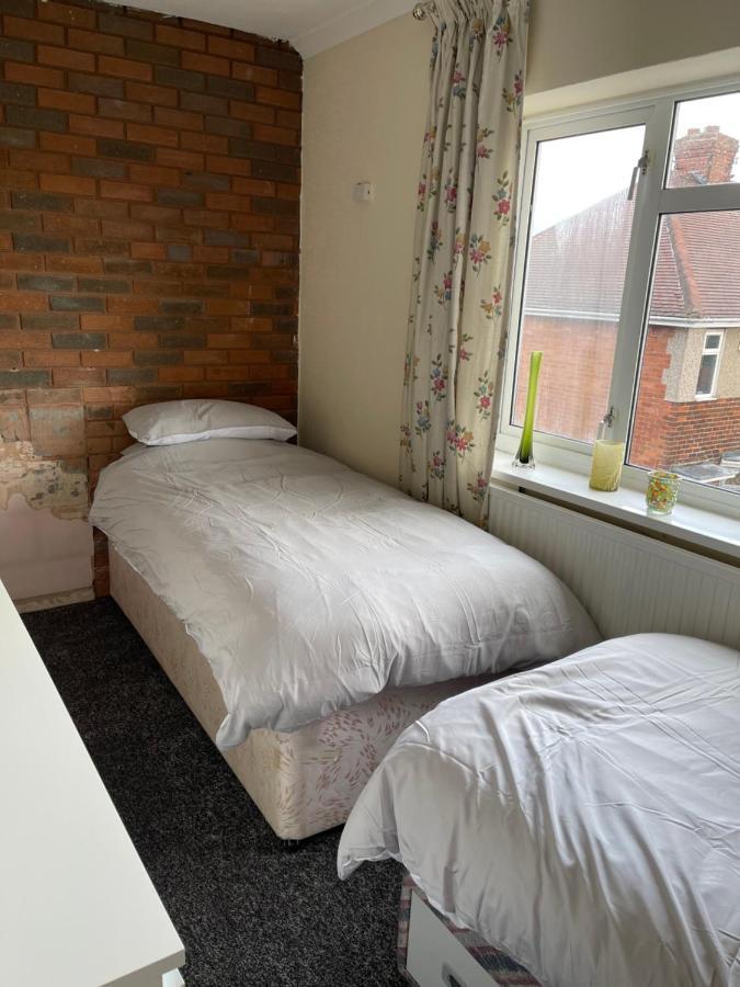 Spacious, Sleeps 17, 3 Bathrooms, Parking, Mansfield Exterior photo