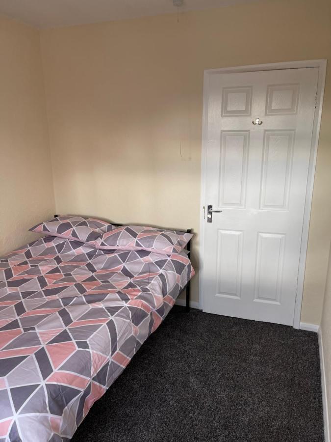 Spacious, Sleeps 17, 3 Bathrooms, Parking, Mansfield Exterior photo