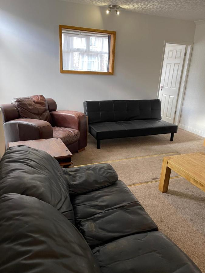 Spacious, Sleeps 17, 3 Bathrooms, Parking, Mansfield Exterior photo