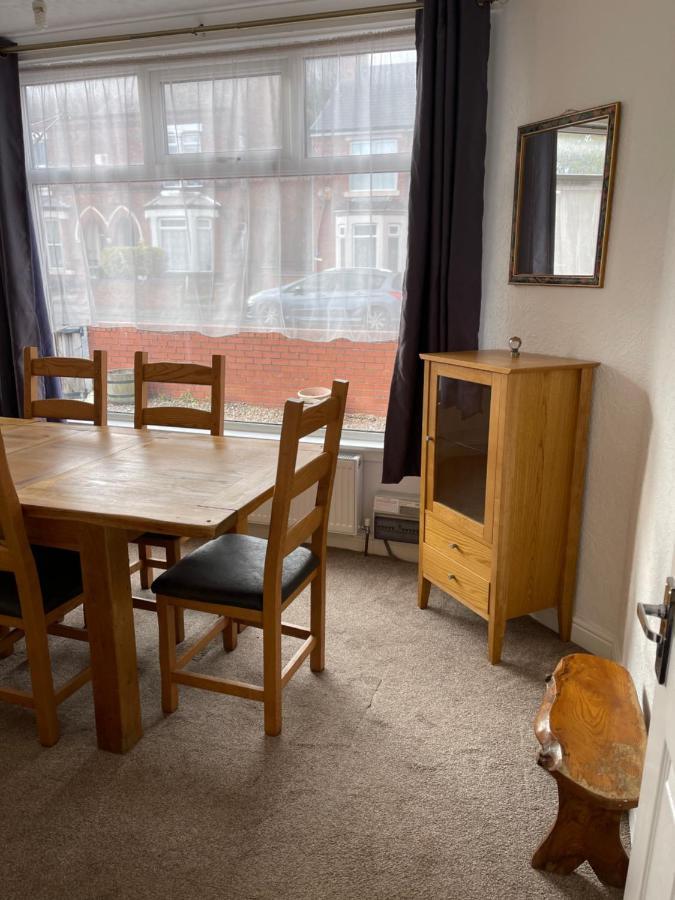 Spacious, Sleeps 17, 3 Bathrooms, Parking, Mansfield Exterior photo