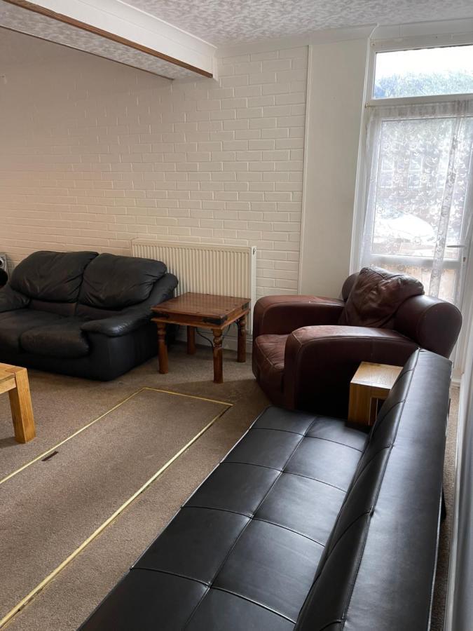 Spacious, Sleeps 17, 3 Bathrooms, Parking, Mansfield Exterior photo