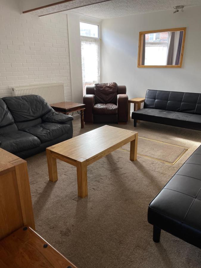 Spacious, Sleeps 17, 3 Bathrooms, Parking, Mansfield Exterior photo