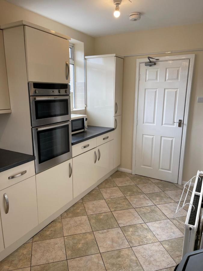 Spacious, Sleeps 17, 3 Bathrooms, Parking, Mansfield Exterior photo