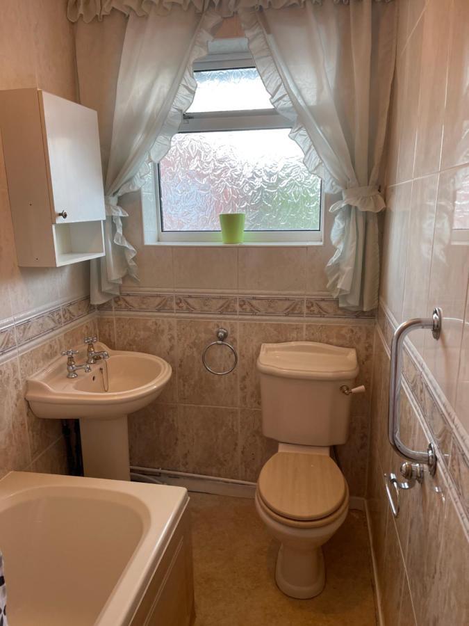 Spacious, Sleeps 17, 3 Bathrooms, Parking, Mansfield Exterior photo