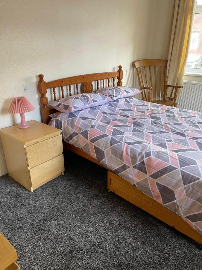 Spacious, Sleeps 17, 3 Bathrooms, Parking, Mansfield Exterior photo